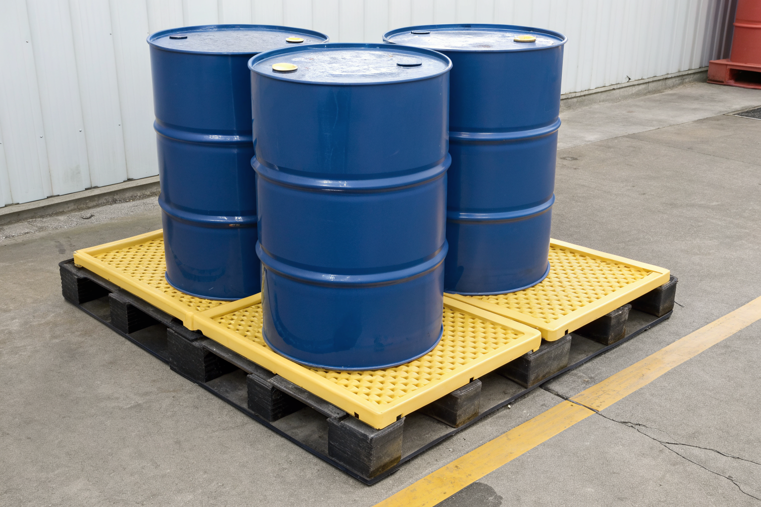 2 drum spill pallet supports two full drums with structured platform.